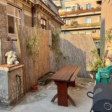 Ultra Apartment *